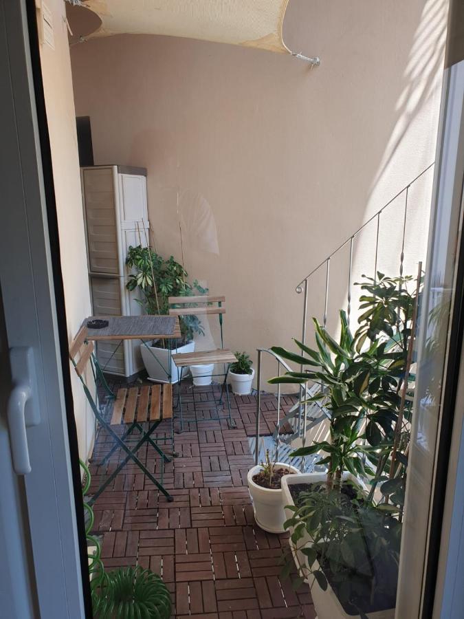 Renovated Studio With Roof Garden Access, 15 M Walk To Acropolis Apartamento Atenas Exterior foto